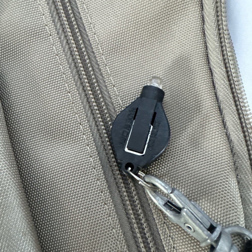TRAVELON Anti Theft Classic Crossbody Bag In Nutmeg Rock With Adjustable Strap - Picture 7 of 11